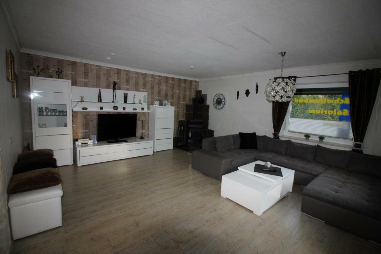 Haus Abbi, Ferienwohnung Mit Schwimmbad Hage Bagian luar foto
