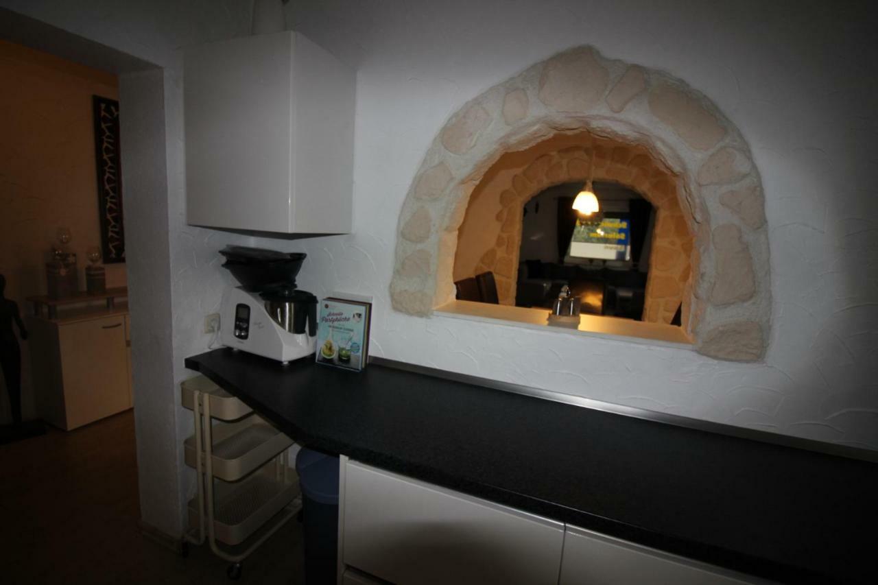 Haus Abbi, Ferienwohnung Mit Schwimmbad Hage Bagian luar foto