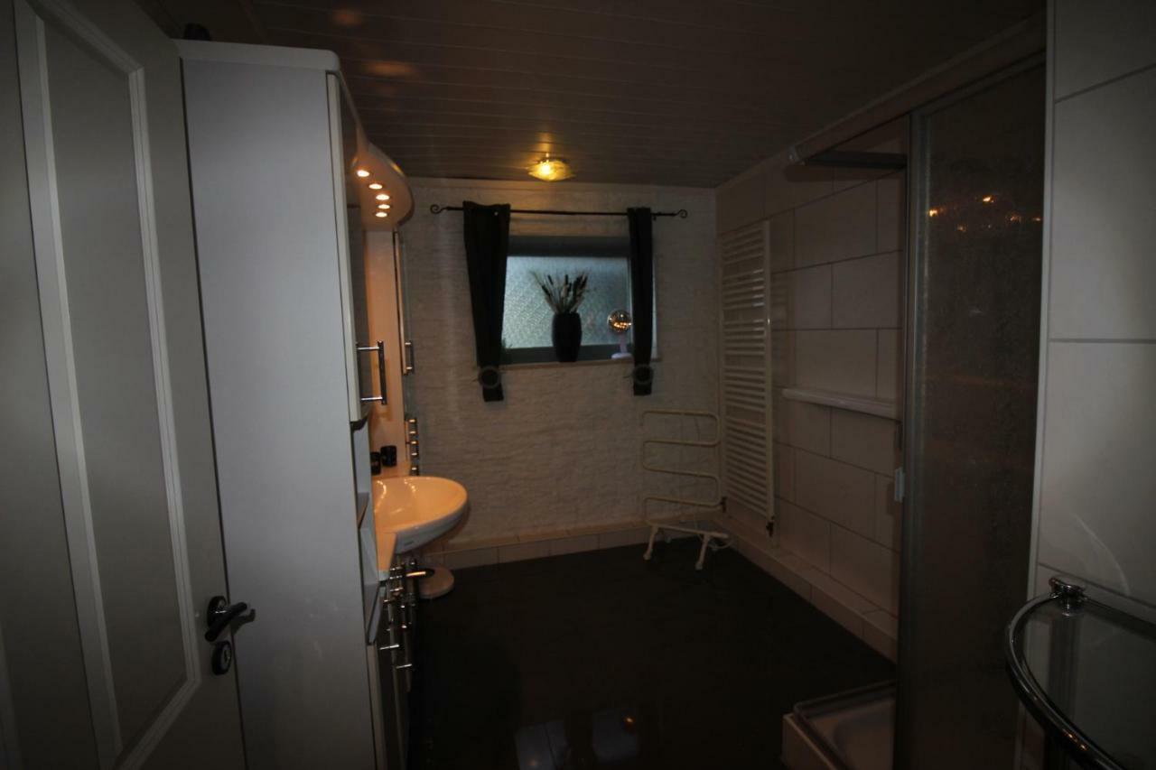 Haus Abbi, Ferienwohnung Mit Schwimmbad Hage Bagian luar foto